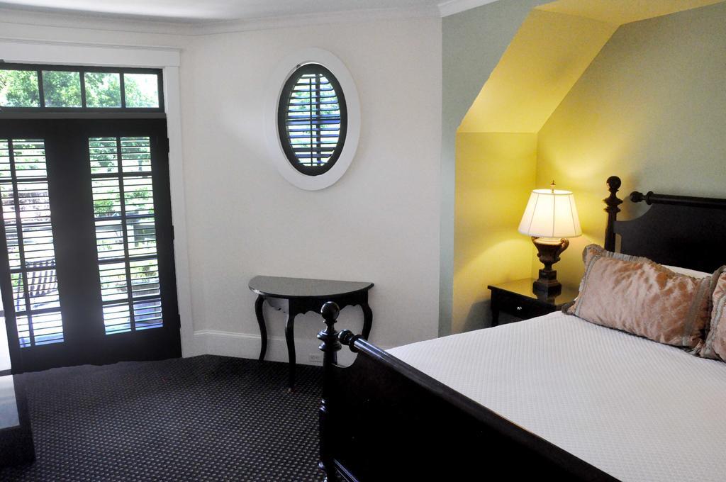 Om Sanctuary Holistic Retreat Hotel Asheville Esterno foto