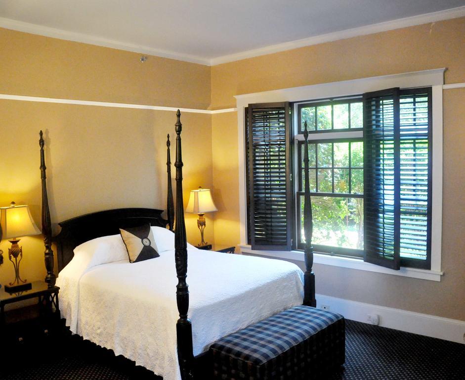 Om Sanctuary Holistic Retreat Hotel Asheville Esterno foto