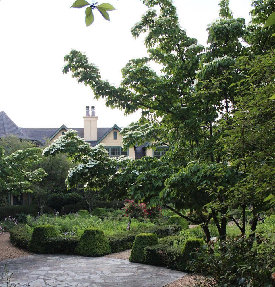 Om Sanctuary Holistic Retreat Hotel Asheville Esterno foto