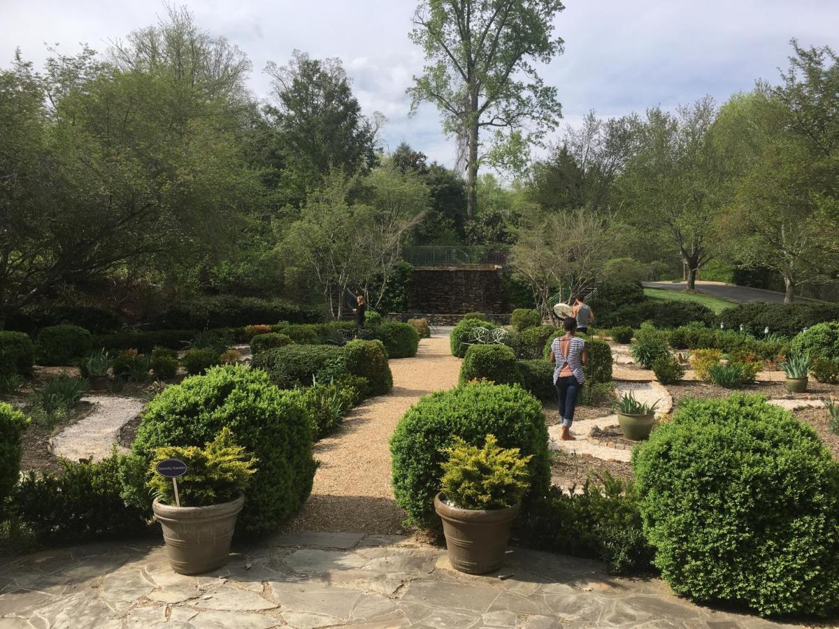 Om Sanctuary Holistic Retreat Hotel Asheville Esterno foto